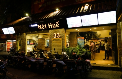 Không gian nhà hàng Nét Huế Nguyễn Chí Thanh